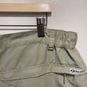 Sportif USA Beige Green Flat Front Cargo Shorts Mens XXL with 6” Inseam.